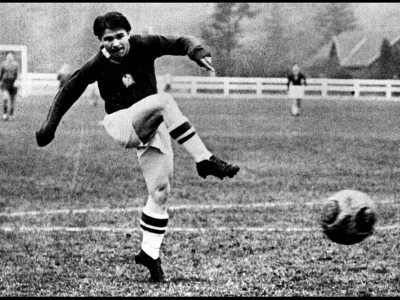 Cầu thủ ghi nhiều bàn thắng nhất thế giới – Ferenc Puskás (622 bàn thắng)